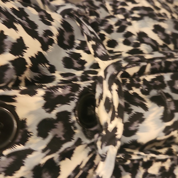 FOREVER 21 Leopard print jacket. Buton up belted and fitted. Sz Med - Picture 4 of 7